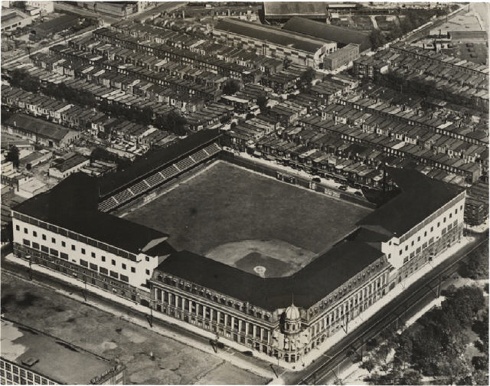 1920s 1926 BASEBALL PLAYER SLIDING SAFE INTO THIRD BASE CLEVELAND INDIANS  VS ATHLETICS AT SHIBE PARK PHILADELPHIA PA USA - b4002 HAR001 HARS MALES  ATHLETIC ENTERTAINMENT CONFIDENCE B&W SUCCESS WIDE ANGLE STRENGTH