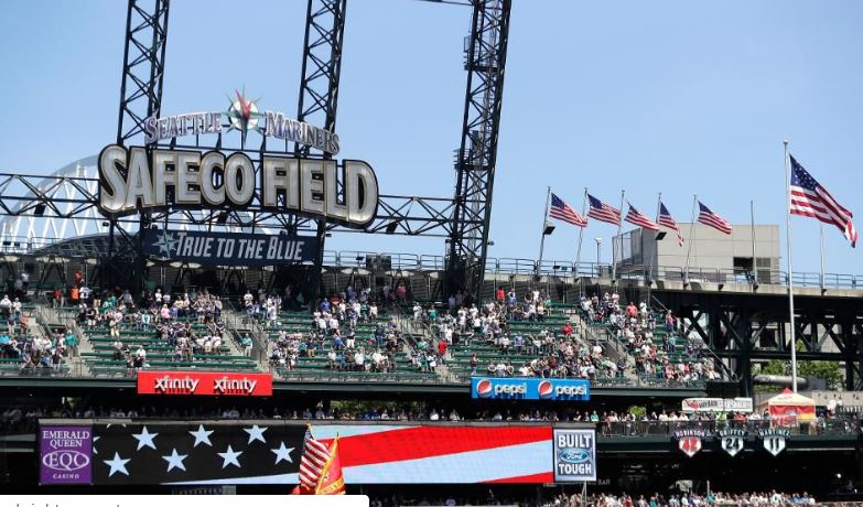 The Mariners turn back the clocks at Safeco 